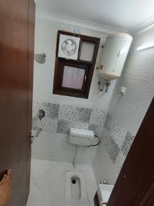 Bathroom Image of 1080 Sq.ft 3 BHK Apartment / Flat for rent in Rajpur Khurd Extension New Delhi for Rs. 28000