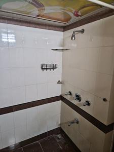 Common Bathroom Image of 1350 Sq.ft 2.5 BHK Apartment / Flat for rent in Matunga East Mumbai for Rs. 125000