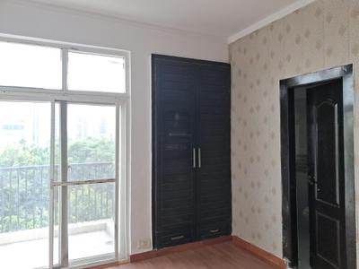 Bedroom Image of 900 Sq.ft 2 BHK Apartment / Flat for sale in Amrapali Platinum, Sector 119 Noida for Rs. 8800000