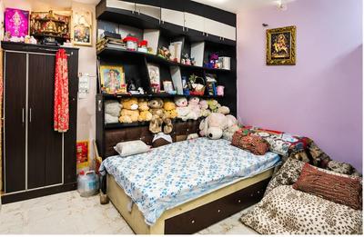 Bedroom Image of 1100 Sq.ft 2 BHK Builder Floor for sale in Ramesh Nagar New Delhi for Rs. 13000000