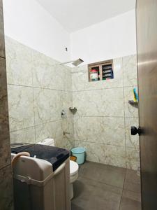 Bathroom Image of 2000 Sq.ft 2 BHK Independent House for rent in Koottuli Kozhikode for Rs. 30000