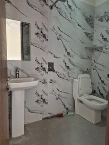 Bathroom Image of 1040 Sq.ft 3 BHK Builder Floor for rent in Ashok Vihar Phase 3 Extension Gurgaon for Rs. 24000
