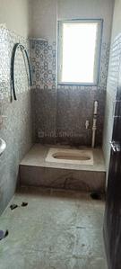 Bathroom Image of 550 Sq.ft 1 BHK Independent House for rent in Loni Kalbhor Pune for Rs. 25000