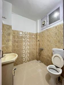 Bathroom Image of 554 Sq.ft 1 RK Builder Floor for rent in Sector 43 Gurgaon for Rs. 17999