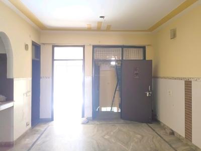 Living Room Image of 1300 Sq.ft 3 BHK Builder Floor for rent in Rohini Extension New Delhi for Rs. 15000
