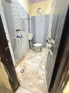 Bathroom Image of 500 Sq.ft 2 BHK Builder Floor for sale in New Ashok Nagar New Delhi for Rs. 3800000