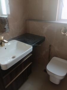 Bathroom Image of 1712 Sq.ft 3.5 BHK Builder Floor for rent in Smartworld Orchard, Sector 61 Gurgaon for Rs. 60000
