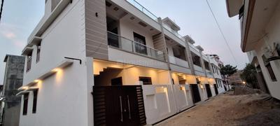 Image of 900 Sq.ft 4 BHK Villa for sale in Jhalwa, Allahabad for Rs. 7700000