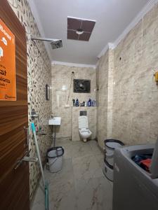 Bathroom Image of 660 Sq.ft 1 BHK Builder Floor for rent in Janakpuri New Delhi for Rs. 14000