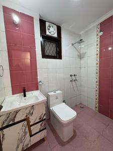 Bathroom Image of 1200 Sq.ft 3 BHK Builder Floor for sale in Saket New Delhi for Rs. 6000000