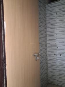 Common Bathroom Image of 650 Sq.ft 1 BHK Apartment / Flat for sale in Sector 74 Noida for Rs. 2550000