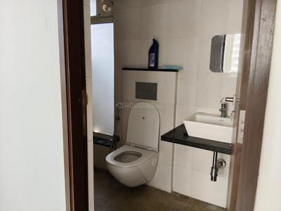 Bathroom Image of 480 Sq.ft 1 BHK Apartment / Flat for sale in Omkar Signet, Malad East Mumbai for Rs. 10500000