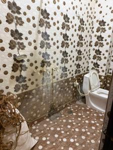 Bathroom Image of 990 Sq.ft 3 BHK Duplex for sale in Sector 91 Faridabad for Rs. 7500000
