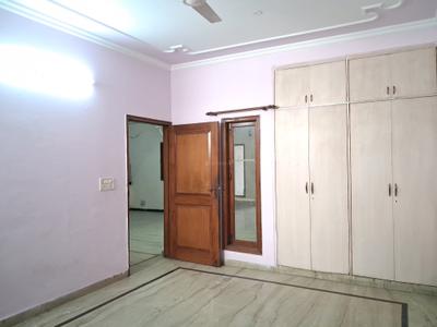 Bedroom Image of 2400 Sq.ft 4 BHK Builder Floor for rent in Sector 61 Noida for Rs. 55000