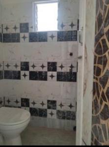 Bathroom Image of 1360 Sq.ft 3 BHK Apartment / Flat for sale in Airport Gate no. 1 Kolkata for Rs. 5440000