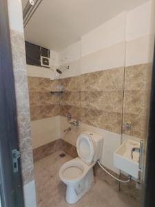 Bathroom Image of 1200 Sq.ft 2 BHK Apartment / Flat for rent in Dream New Race Course, Pipliya Kumar Indore for Rs. 25000