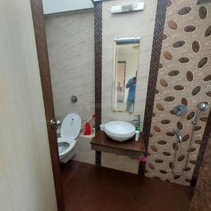 Image of 1350 Sq.ft 3 BHK Apartment / Flat for sale in Kandivali West, Mumbai for Rs. 43000000