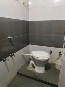 Common Bathroom Image of 3230 Sq.ft 4 BHK Apartment / Flat for rent in Parshwa Ayaan, Ambli Ahmedabad for Rs. 130000