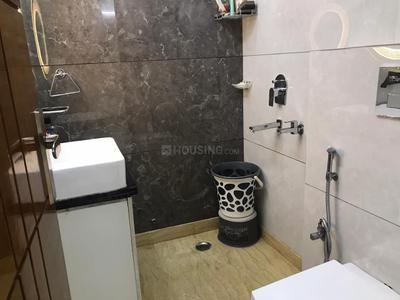 Bathroom Image of 950 Sq.ft 3 BHK Builder Floor for sale in Shalimar Bagh New Delhi for Rs. 18500000
