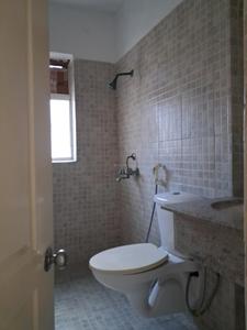Common Bathroom Image of 1070 Sq.ft 2.5 BHK Apartment / Flat for sale in Paras Tierea, Sector 137 Noida for Rs. 8600000