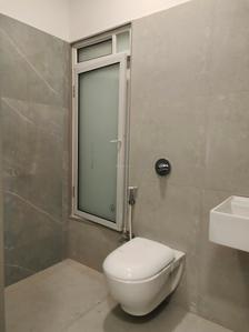 Common Bathroom Image of 600 Sq.ft 2 BHK Apartment / Flat for sale in Emerald Dotom Isle, Kandivali West Mumbai for Rs. 13500000