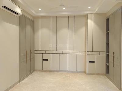 Bedroom Image of 2700 Sq.ft 4 BHK Builder Floor for sale in Sarvodaya Enclave New Delhi for Rs. 106000000