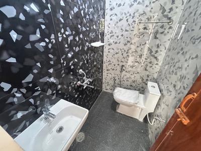 Bathroom Image of 3000 Sq.ft 4 BHK Independent House for sale in Mathpurena Raipur for Rs. 8000000