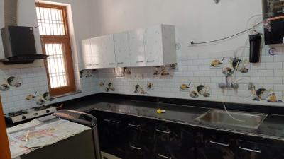 Kitchen Image of 1250 Sq.ft 2 BHK Independent House for rent in Gomti Nagar Extension Lucknow for Rs. 25000