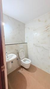 Bathroom Image of 3200 Sq.ft 4 BHK Apartment / Flat for rent in BCM Park, Lasudia Mori Indore for Rs. 60000