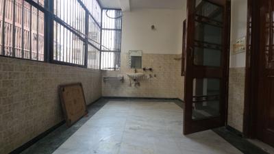 Image of 1350 Sq.ft 3 BHK Builder Floor for rent in Pitampura, New Delhi for Rs. 40000