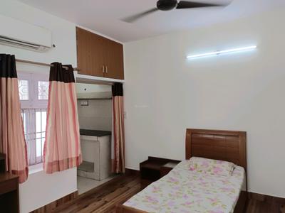 Bedroom Image of 500 Sq.ft 1 RK Builder Floor for rent in Pitampura New Delhi for Rs. 18000