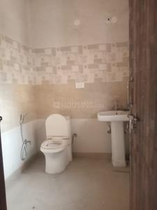 Bathroom Image of 750 Sq.ft 1.5 BHK Builder Floor for rent in Sector 63 A Noida for Rs. 18000