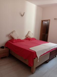 Bedroom Image of 1500 Sq.ft 3 BHK Apartment / Flat for rent in DDA Flats Sarita Vihar, Sarita Vihar New Delhi for Rs. 56000