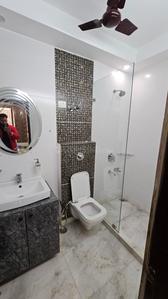 Bathroom Image of 1150 Sq.ft 3 BHK Builder Floor for sale in Paschim Vihar New Delhi for Rs. 21000000