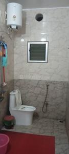 Bathroom Image of 1200 Sq.ft 2 BHK Independent House for rent in Samlong Ranchi for Rs. 15000