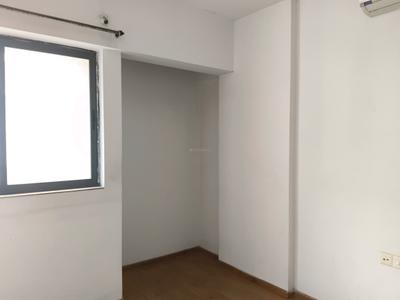 Bedroom Image of 940 Sq.ft 2 BHK Apartment / Flat for sale in Lodha Palava Lakeside A To H, Palava Phase 2 Thane for Rs. 6000000