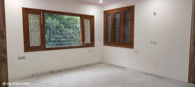 Bedroom Image of 2000 Sq.ft 4 BHK Builder Floor for rent in Sector 112 Noida for Rs. 55000