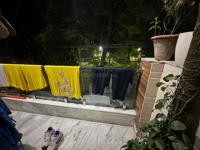 Balcony Image of 660 Sq.ft 1 BHK Builder Floor for rent in Janakpuri New Delhi for Rs. 14000