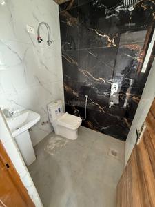 Bathroom Image of 1050 Sq.ft 2 BHK Apartment / Flat for sale in Girdharpur Sunarasi Ghaziabad for Rs. 4400000