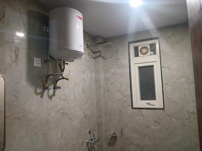 Bathroom Image of 850 Sq.ft 1 BHK Builder Floor for rent in Sector 46 Gurgaon for Rs. 34000
