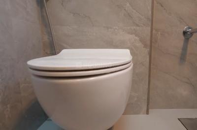 Bathroom Image of 530 Sq.ft 1 BHK Apartment / Flat for sale in Matunga East Mumbai for Rs. 27600000
