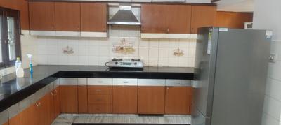 Kitchen Image of 1500 Sq.ft 1 BHK Independent House for rent in Gomti Nagar Lucknow for Rs. 19000