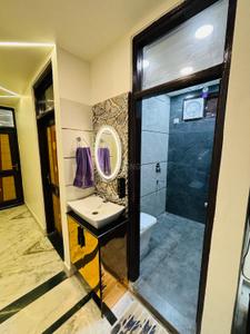 Bathroom Image of 750 Sq.ft 2 BHK Builder Floor for sale in Krishna Nagar New Delhi for Rs. 4500000