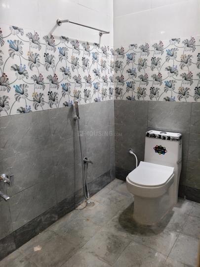 Collectorate Colony, Aminjikarai Bathroom 1