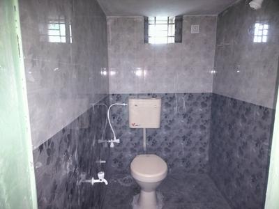 Bathroom Image of 650 Sq.ft 3 BHK Apartment / Flat for rent in Kuniyamuthur Coimbatore for Rs. 20000