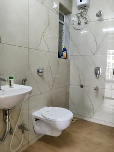 Common Bathroom Image of 950 Sq.ft 2 BHK Apartment / Flat for rent in Kasarvadavali Thane for Rs. 25000