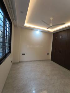 Bedroom Image of 1440 Sq.ft 3 BHK Builder Floor for rent in Chittaranjan Park New Delhi for Rs. 81000