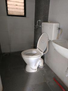 Common Bathroom Image of 800 Sq.ft 2 BHK Apartment / Flat for sale in Kolte Patil Margosa Heights, Mohammed Wadi Pune for Rs. 4450000
