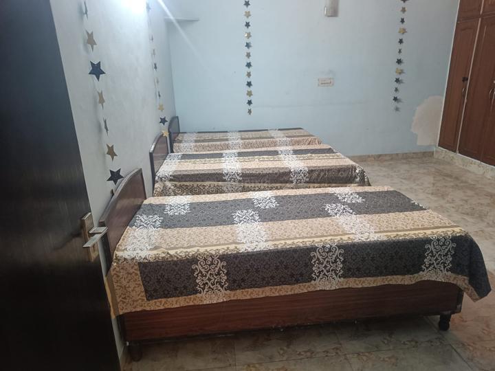 Bedroom Image of LUCKY PG in Sector 49, Noida