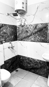 Bathroom Image of 1410 Sq.ft 2 BHK Apartment / Flat for rent in Kharar Mohali for Rs. 17000